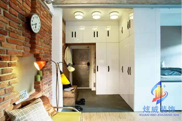 教您用最省錢的方法打造一個(gè)臥室衣帽間